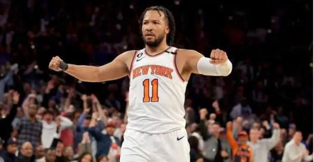 九游体育-连续4场40+比肩乔丹 篮球圣殿布朗森已青史留名