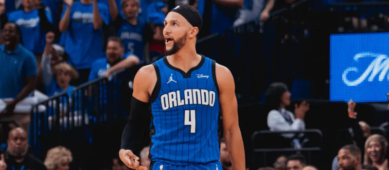 九游体育app-萨格斯VS太阳:20+8+7+4抢断贡献全面表现